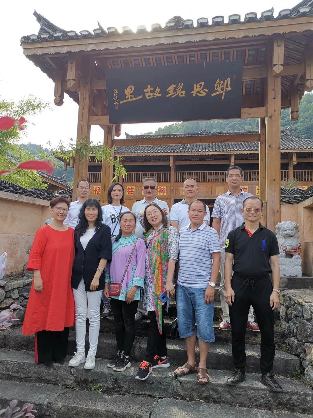 董事長(zhǎng)唐樹松 尋紅色記憶，憶鄧恩銘波瀾一生